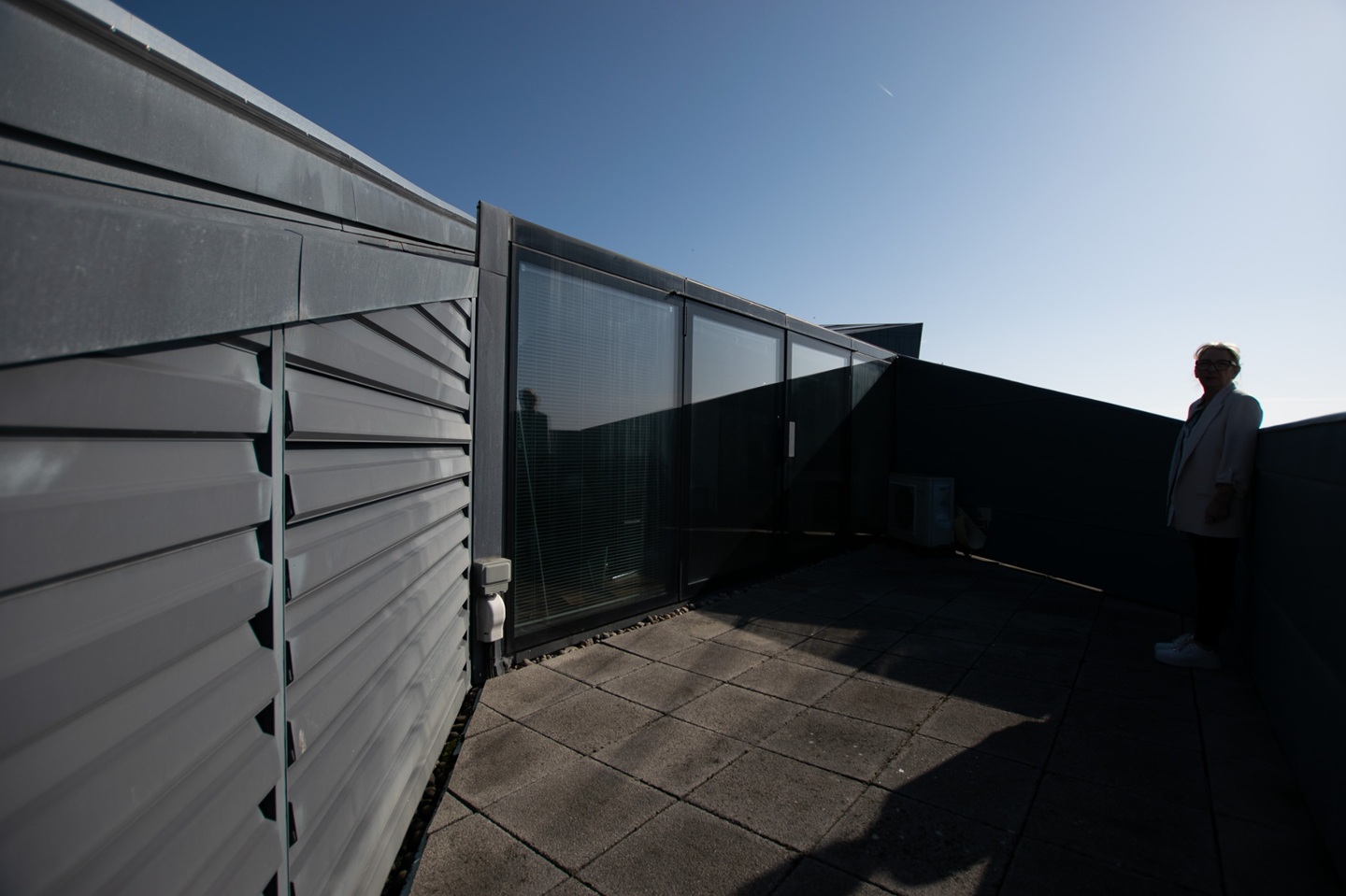 2 Bed Flat, Mann Island, L3, N1 7GU photo 4