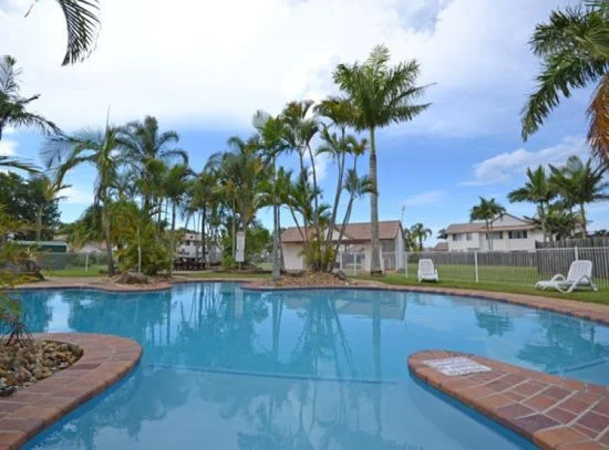 2 ST Kevin's Ave, Benowa QLD 4217