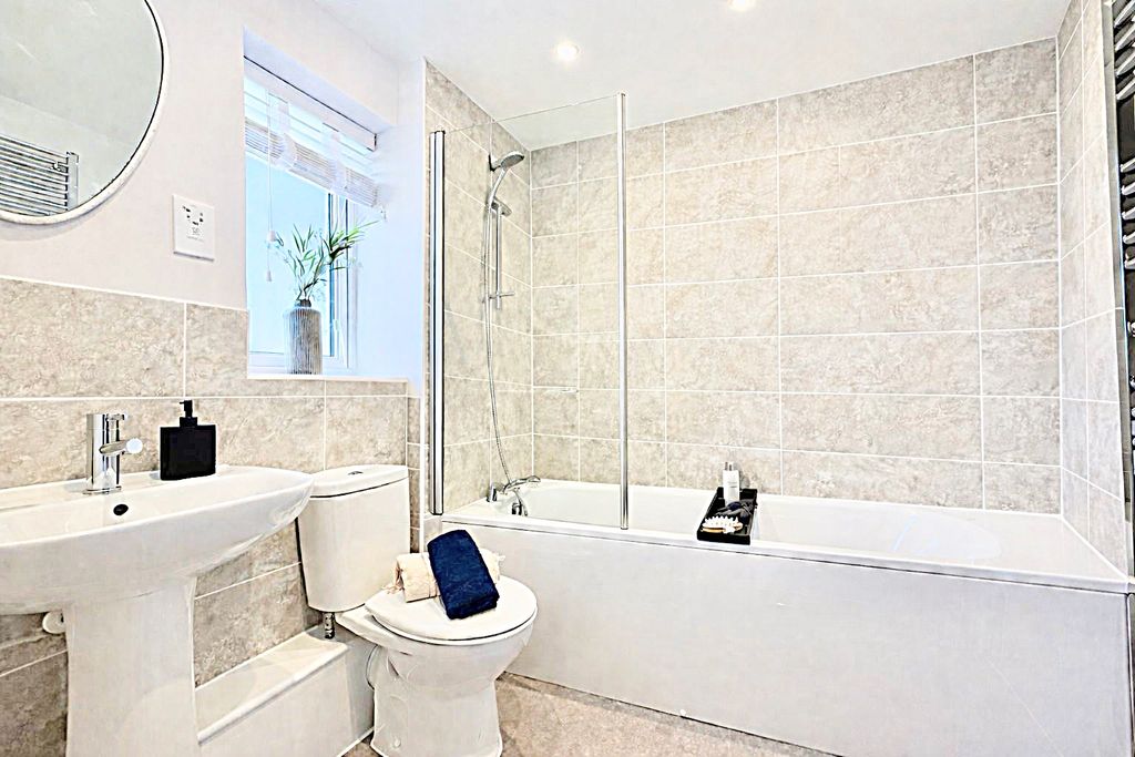 Additional image 6 of 2 bed detached house to rentEmmer Drive, Bedford MK45