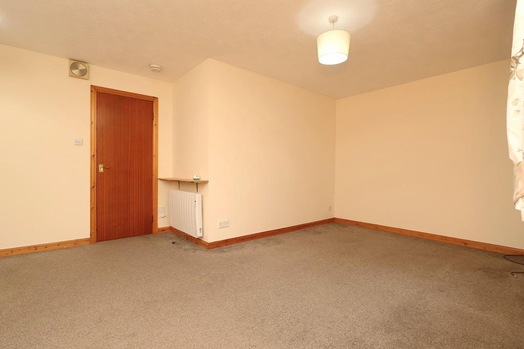Additional image 3 of 1 bed flat for sale55 Murray Terrace, Smithton, Inverness. IV2