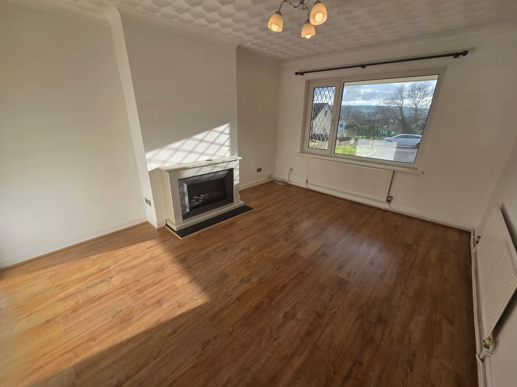3 bed bungalow to rentDrefach, Llanelli SA14 photo 3