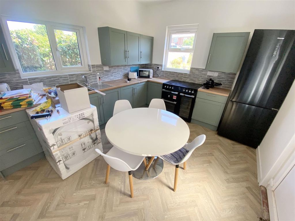 Additional image 3 of Room to rentCarisbrooke Road, Newport PO30