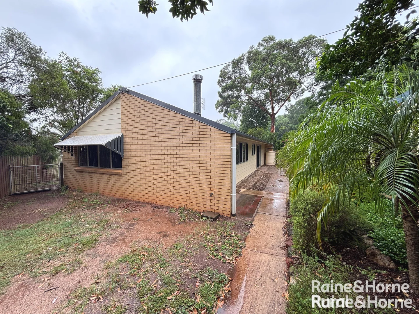 6 Murray Parade, Kingaroy QLD 4610 photo 2