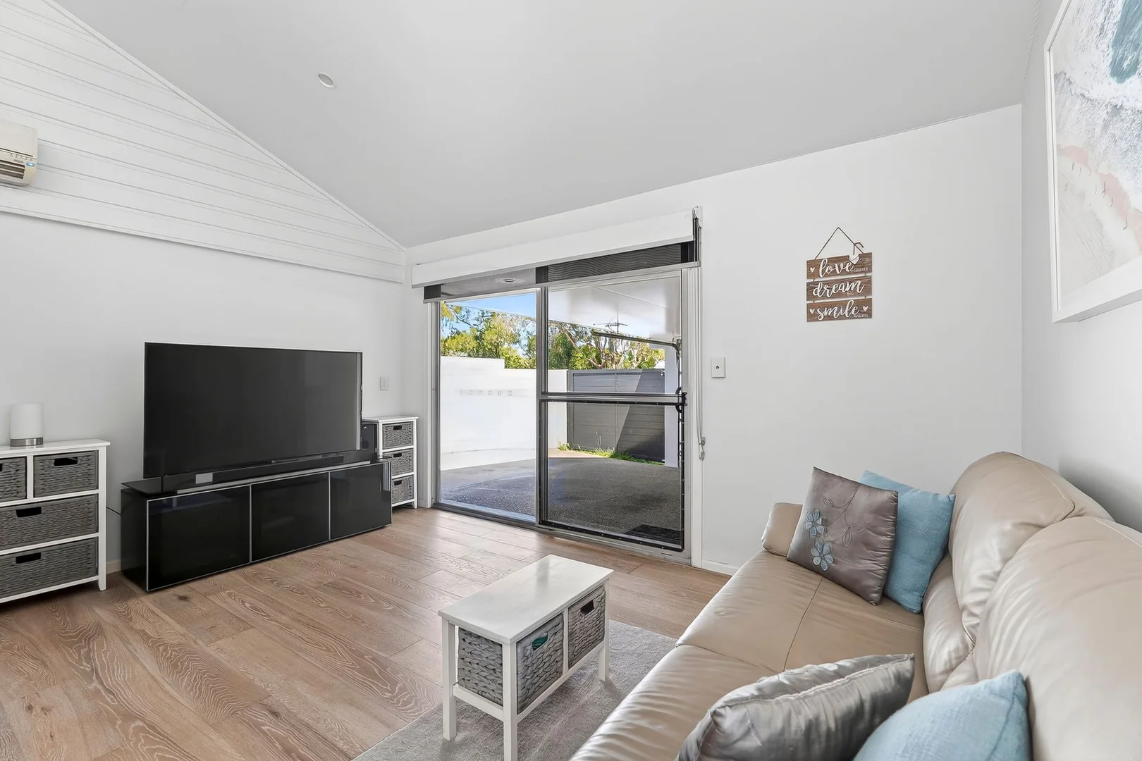 Additional image 8 of 89 Hooker Boulevard, Broadbeach Waters QLD 4218