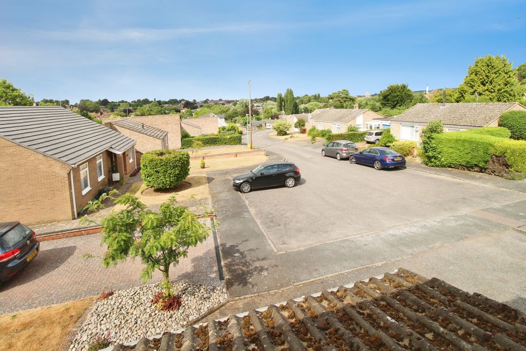 Additional image 8 of 4 bed detached house to rentGrosvenor Gardens, Bury St. Edmunds IP33