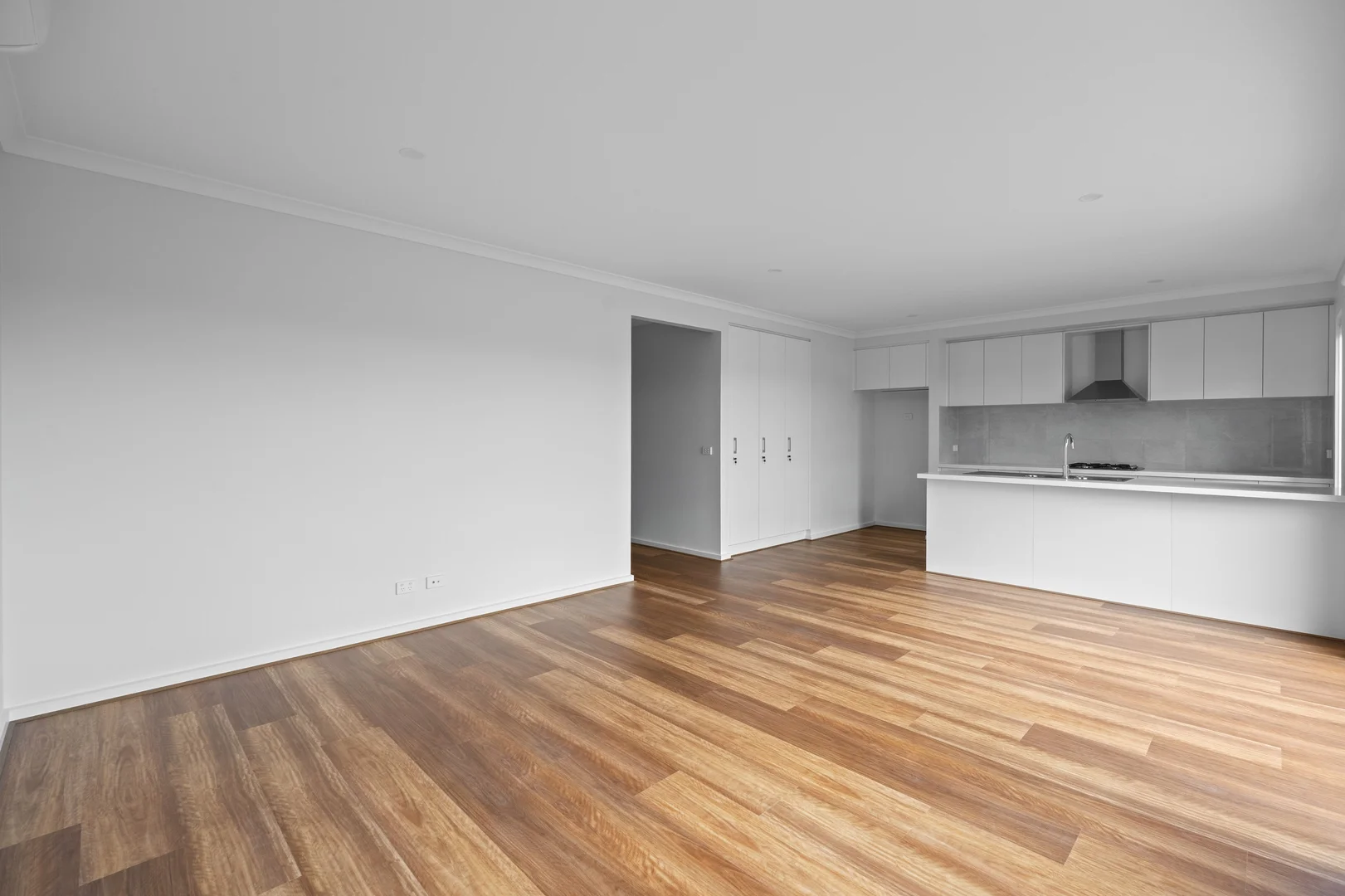Additional image 4 of R1/6 PENSTONE CRESCENT, Lara VIC 3212