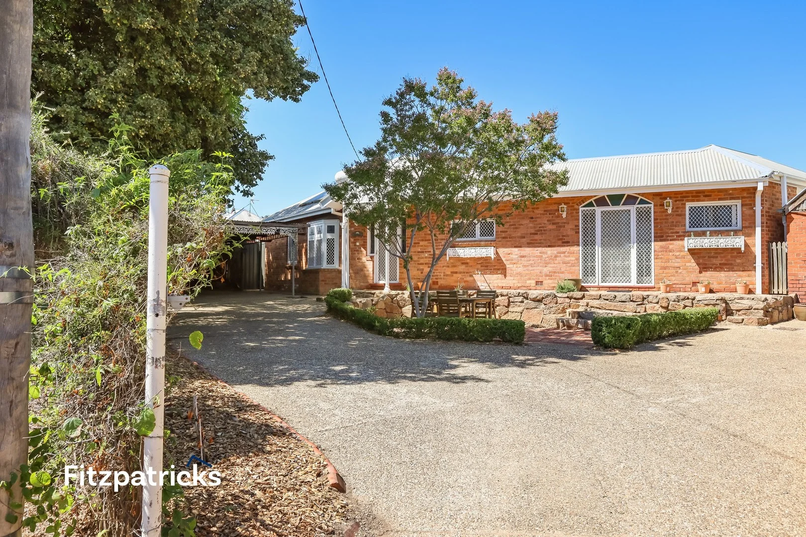 1 Kindra Lane, Turvey Park NSW 2650