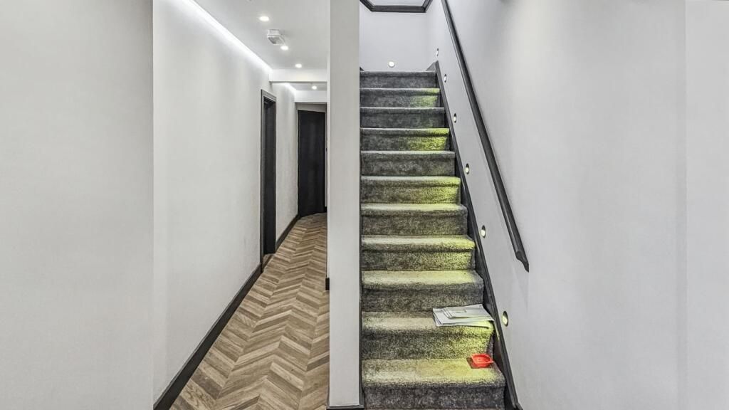 Additional image 5 of 6 bed town house to rentYork Avenue, Slough SL1