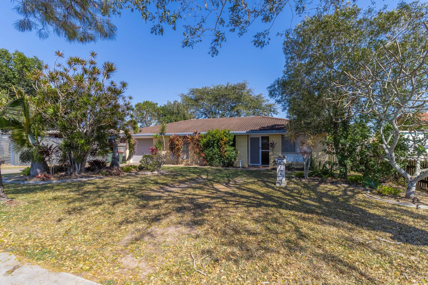 92 Murphy Street, Point Vernon QLD 4655