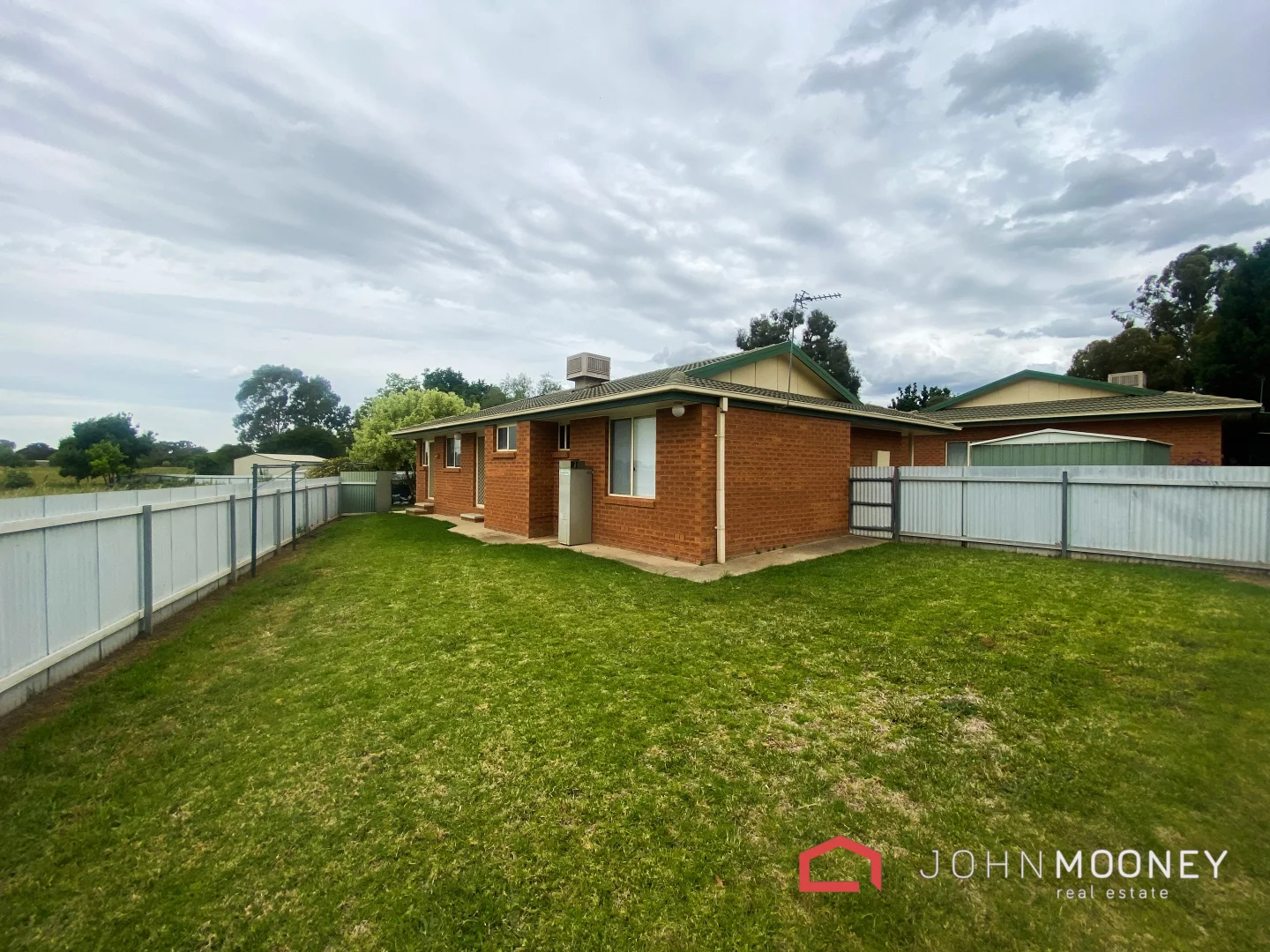 Additional image 3 of 2/8 Honeysuckle Place, Lake Albert NSW 2650