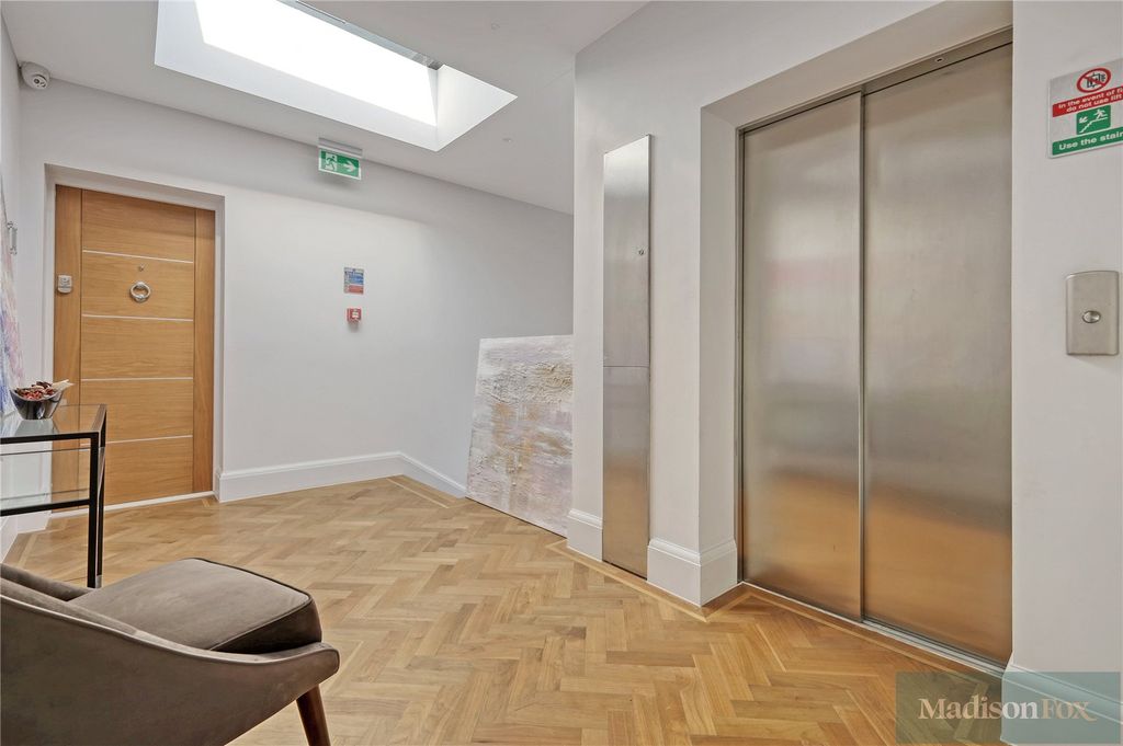 Additional image 36 of 2 bed flat to rentPalmerston Road, Buckhurst Hill, Essex IG9