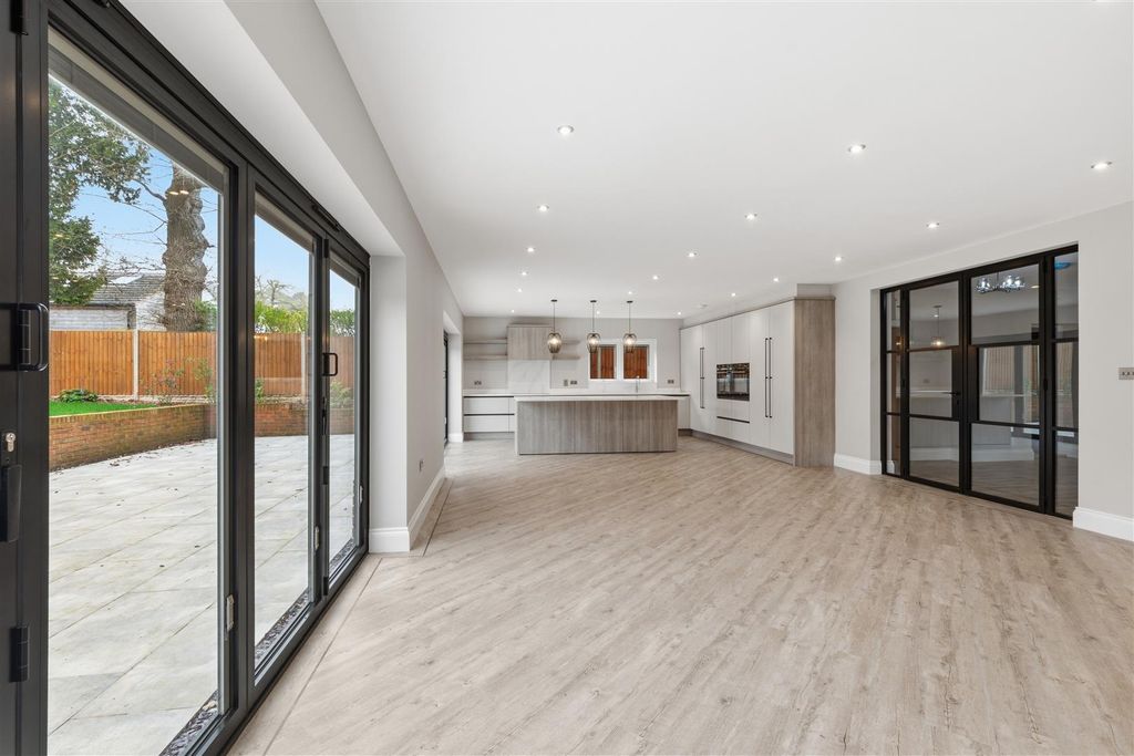 Additional image 15 of 4 bed detached house to rentChessetts Wood Road, Lapworth, Solihull B94