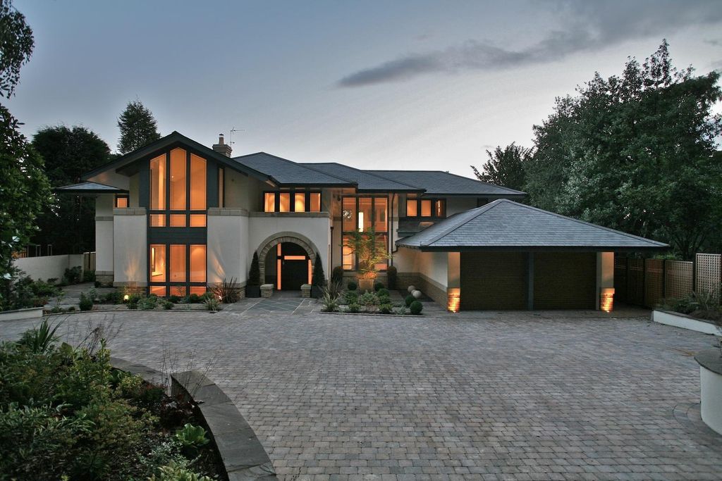 5 bed detached house to rentRappax Road, Hale WA15
