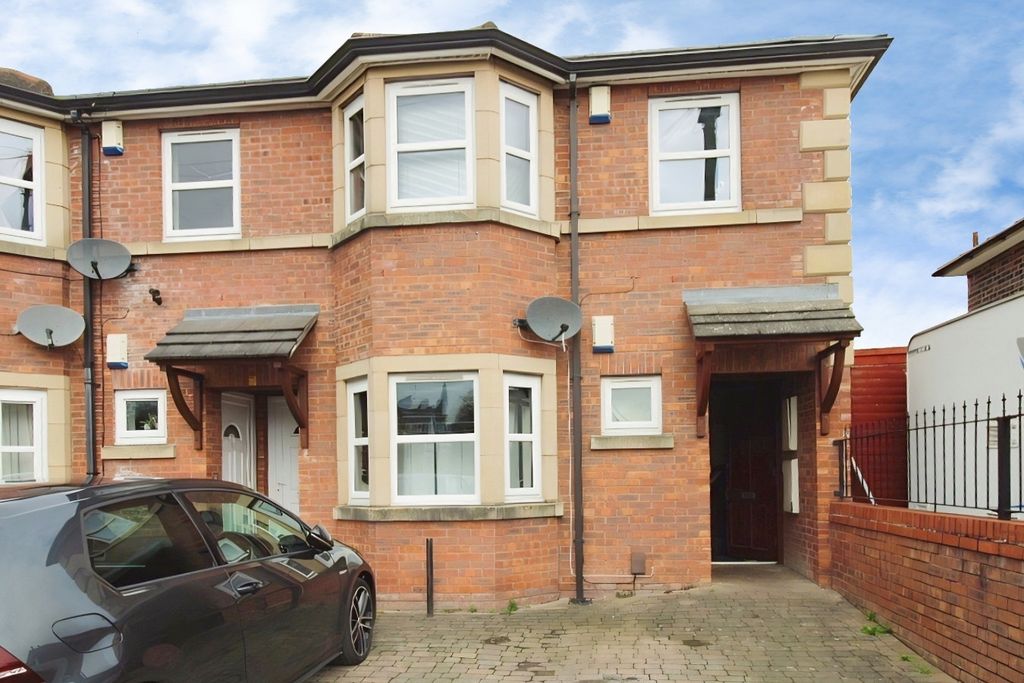 2 bed flat to rentPrescott Court, Carlisle, Cumbria CA2