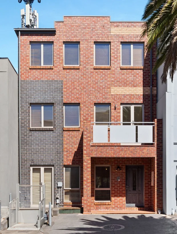 7 Arena Close, Flemington VIC 3031