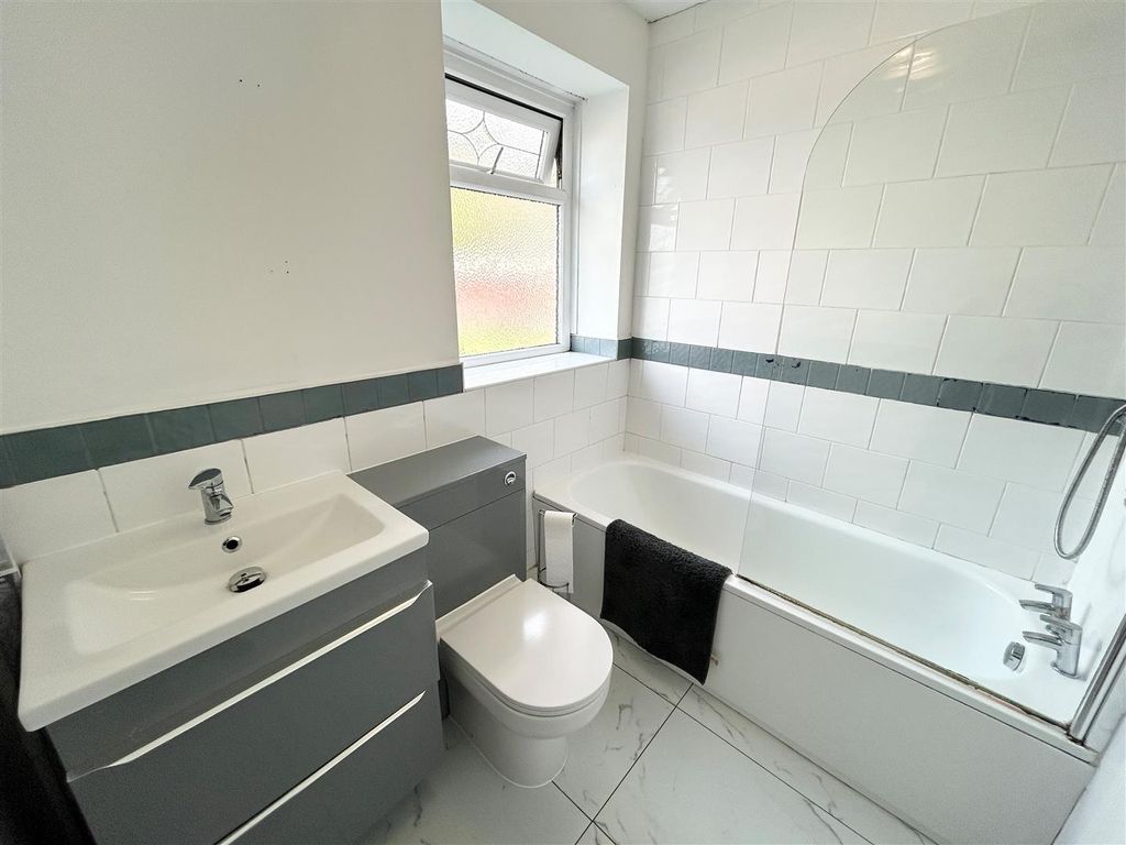 Additional image 19 of 3 bed semi-detached house to rentClytha Square, Abercarn, Newport NP11
