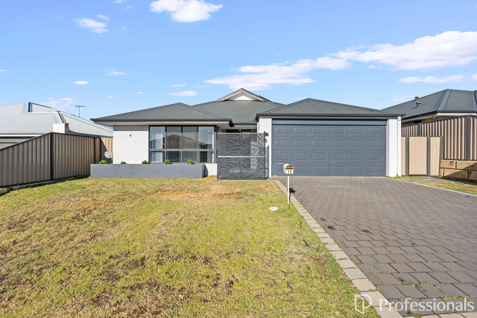15 Halcyon Crescent, Aveley WA 6069