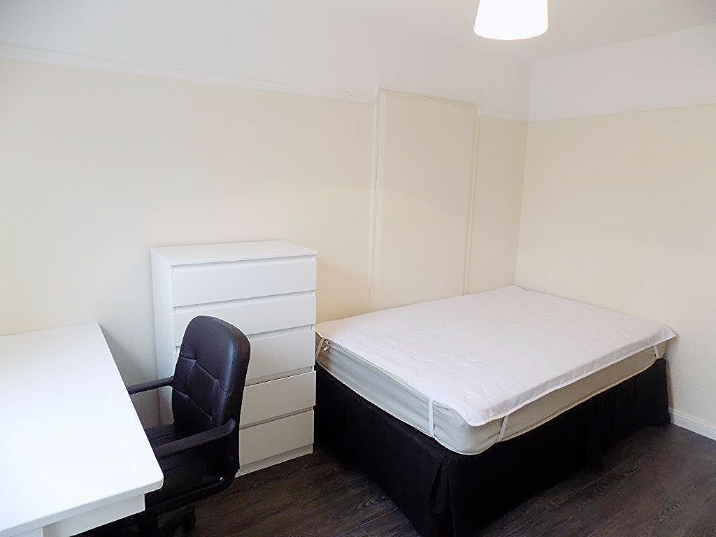 Additional image 13 of 6 bed maisonette to rentAlbert Road, Southsea PO5