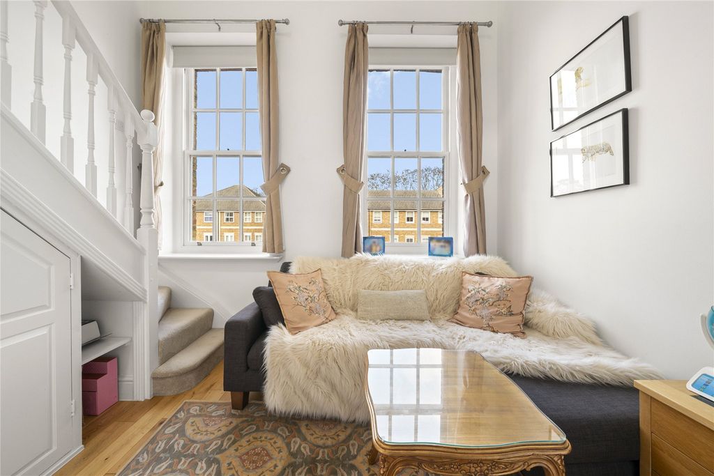 Additional image 2 of 3 bed flat to rentEllesmere Place, Walton-On-Thames, Surrey KT12