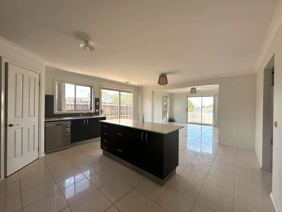 32 Burbidge Drive, Bacchus Marsh VIC 3340 photo 2