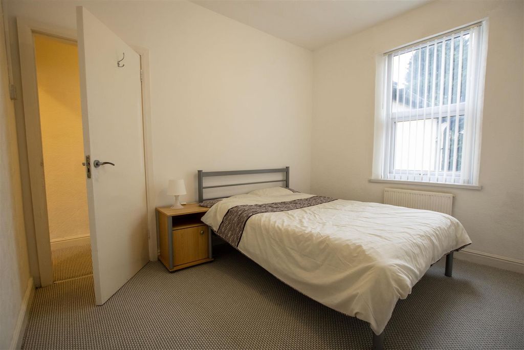 Additional image 8 of 3 bed shared accommodation to rentGleave Road, Selly Oak, Birmingham, West Midlands B29