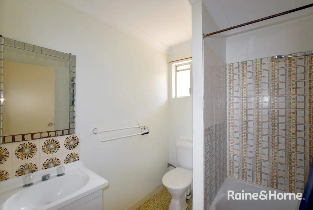 Additional image 7 of 2/4 Butler Street, New Auckland QLD 4680