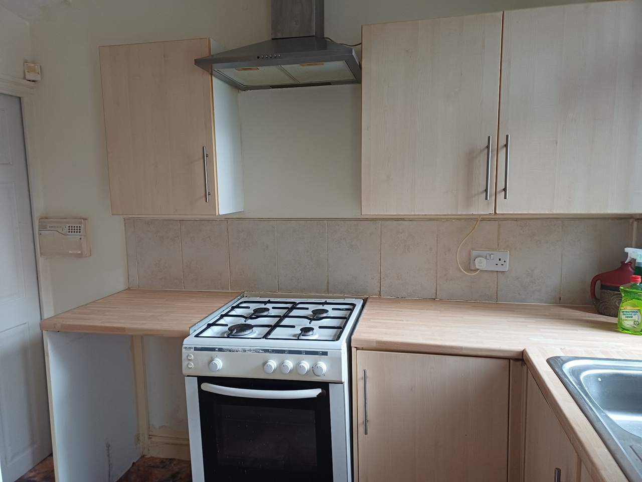 2 Bed Terraced House, Compton Crescent, LS9, N1 7GU photo 3