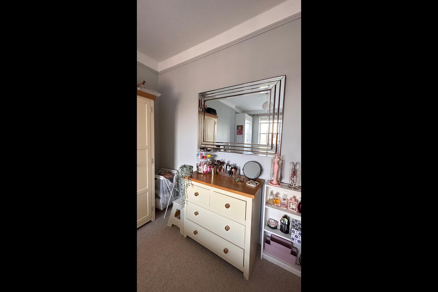 2 Bed Flat, Victoria Square, BS8, N1 7GU photo 4