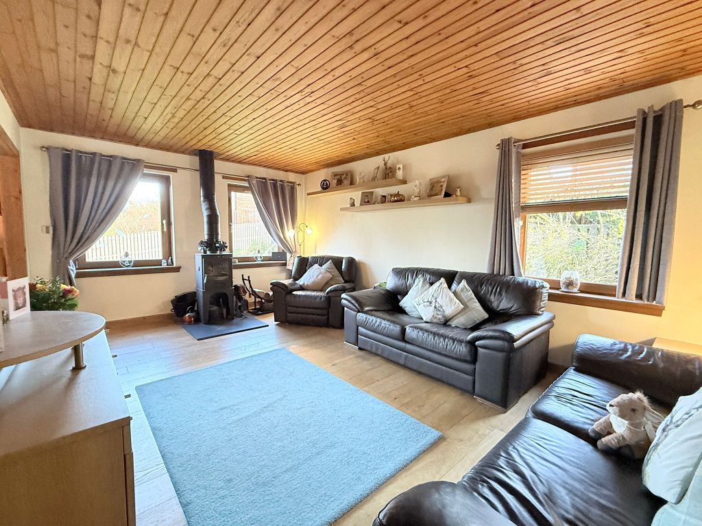 6 bed detached house for saleThree Gables, Shieldhill FK1 photo 4
