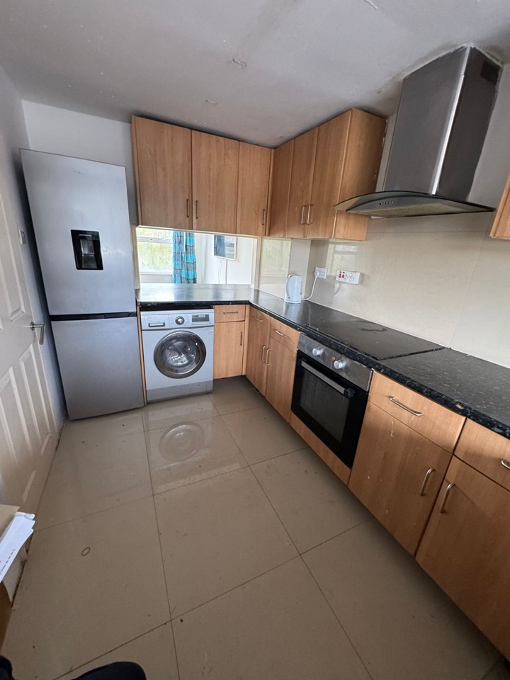 Room in a Shared Flat, Belland Drive, BS14, N1 7GU photo 4