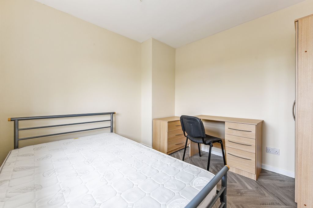 Additional image 13 of 10 bed shared accommodation to rentMinden Way, Stanmore SO22
