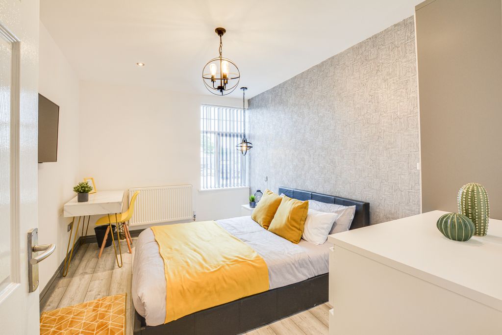 6 bed shared accommodation to rentWilmslow Road, Manchester M20 photo 2
