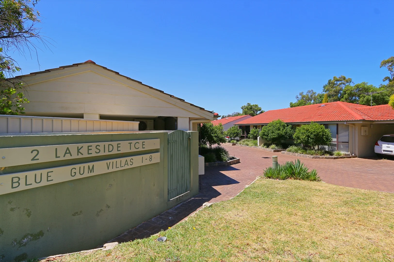 2/2 Lakeside Tce, Mount Pleasant WA 6153