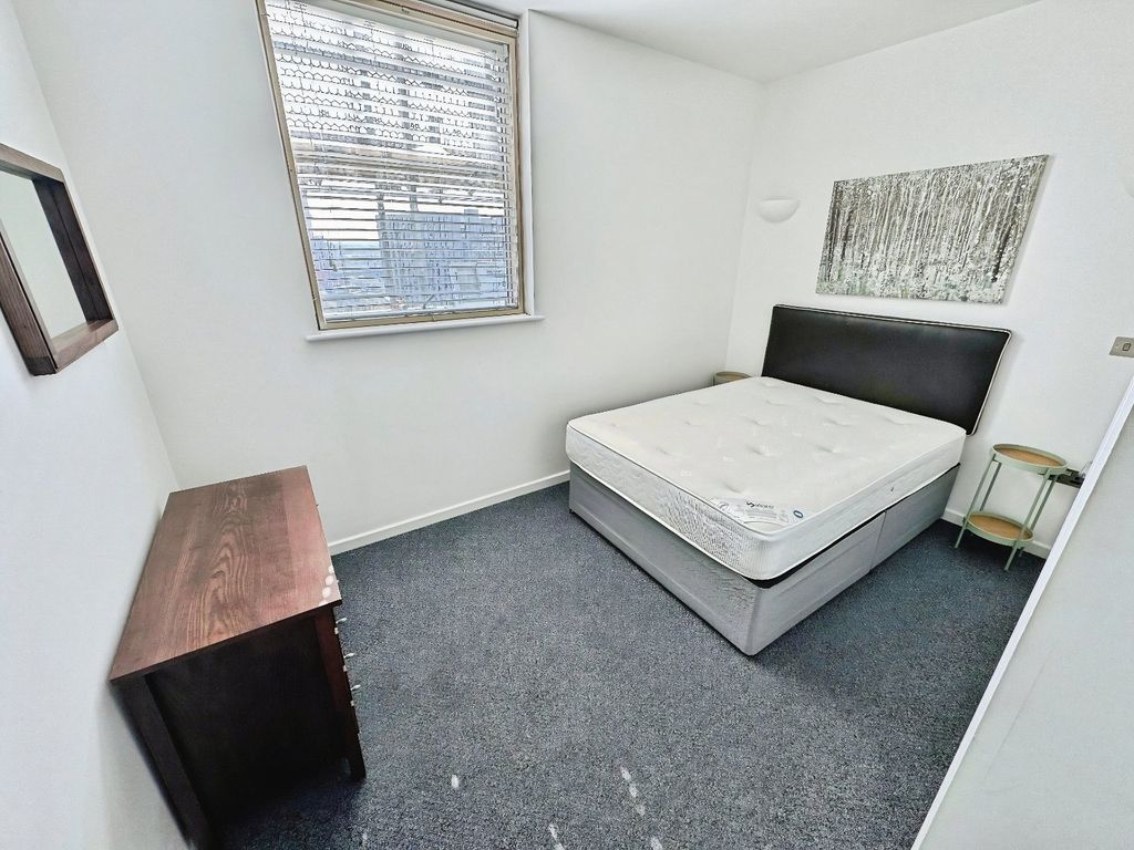 Additional image 3 of 2 bed flat to rentWest Point, Wellington Street, Leeds, West Yorkshire LS1