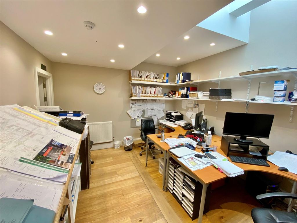 Additional image 8 of Property to rentDevonshire Business Centre, Cranborne Road, Potters Bar EN6