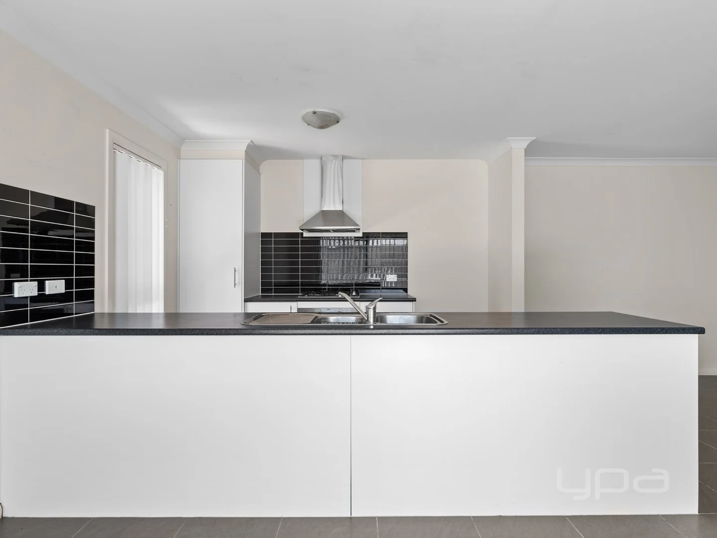 17 Lores Drive, Brookfield VIC 3338