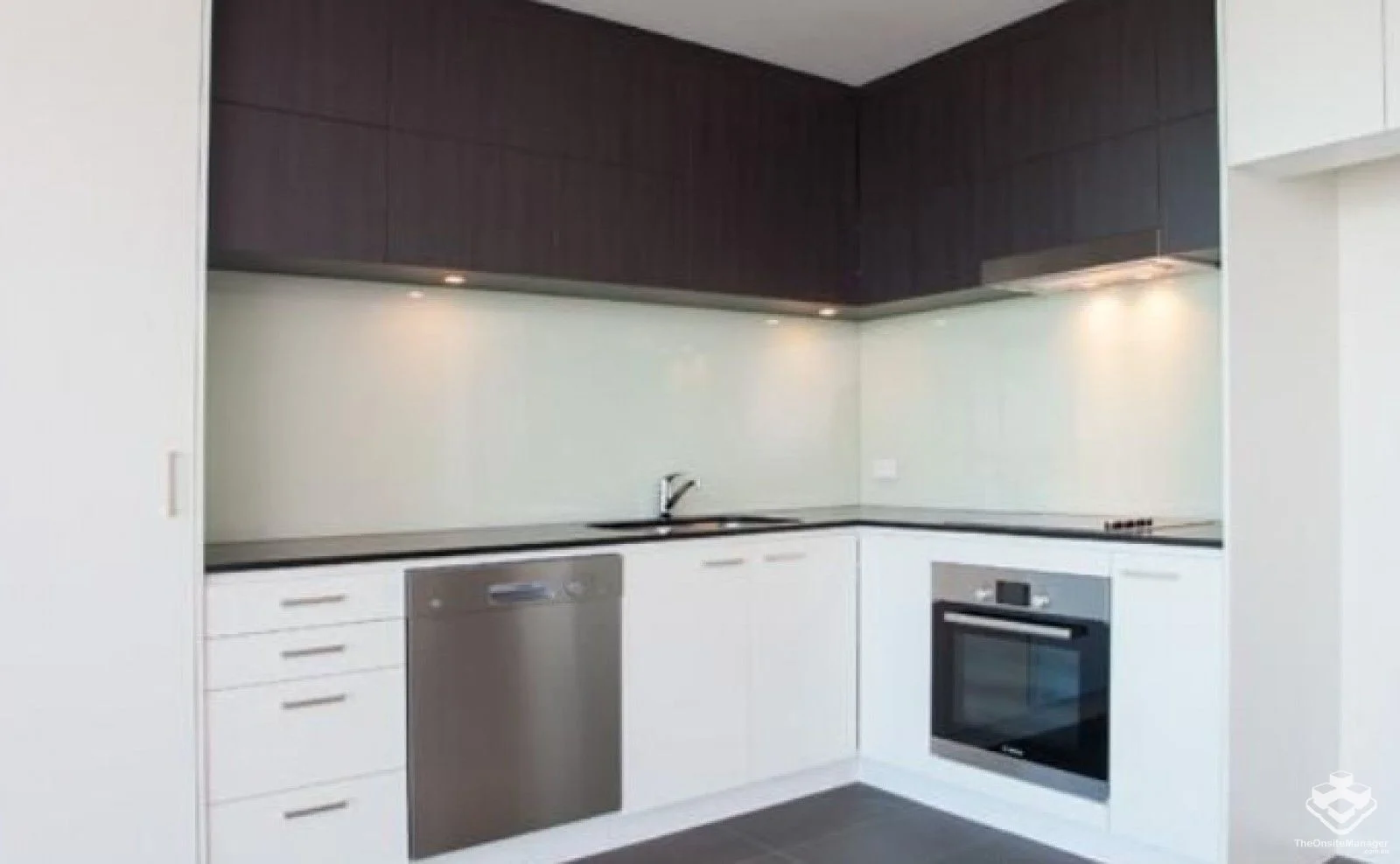 Additional image 3 of ID:21144716/18 Thorn Street, Kangaroo Point QLD 4169