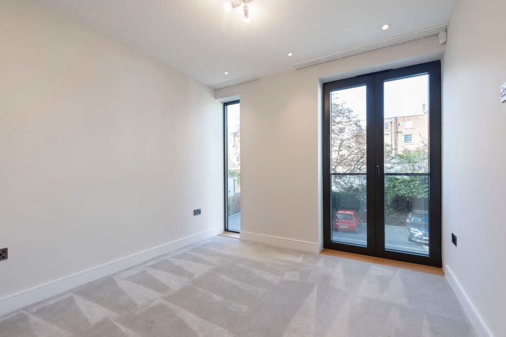 Additional image 10 of 3 bed flat to rentParabola Road, Cheltenham GL50