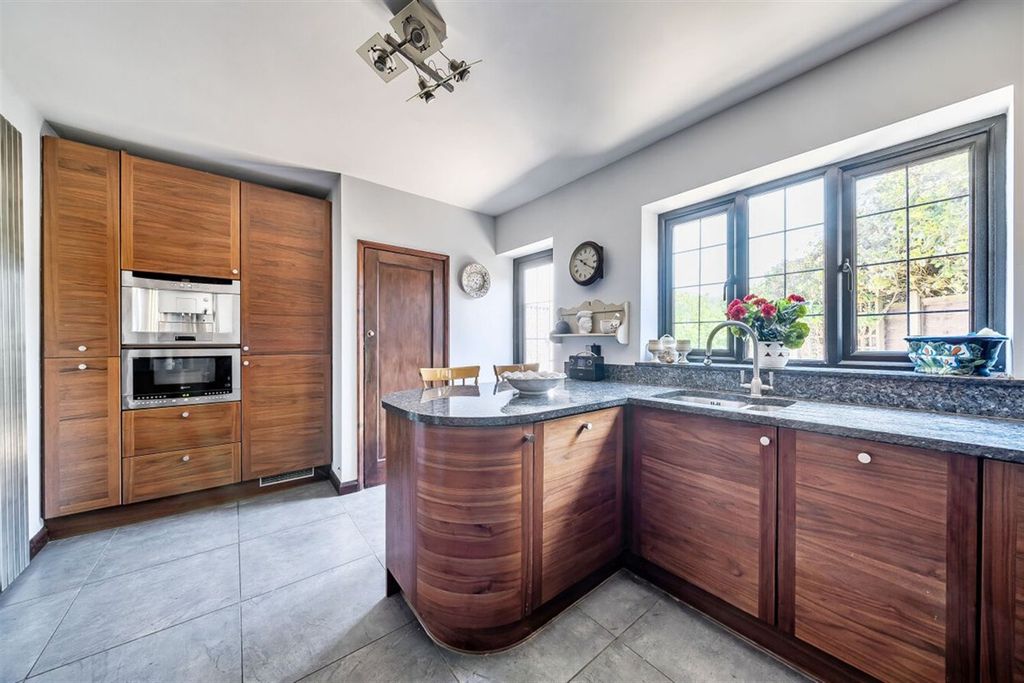 Additional image 7 of 5 bed detached house to rent25 First Avenue, Felpham, Bognor Regis, West Sussex PO22