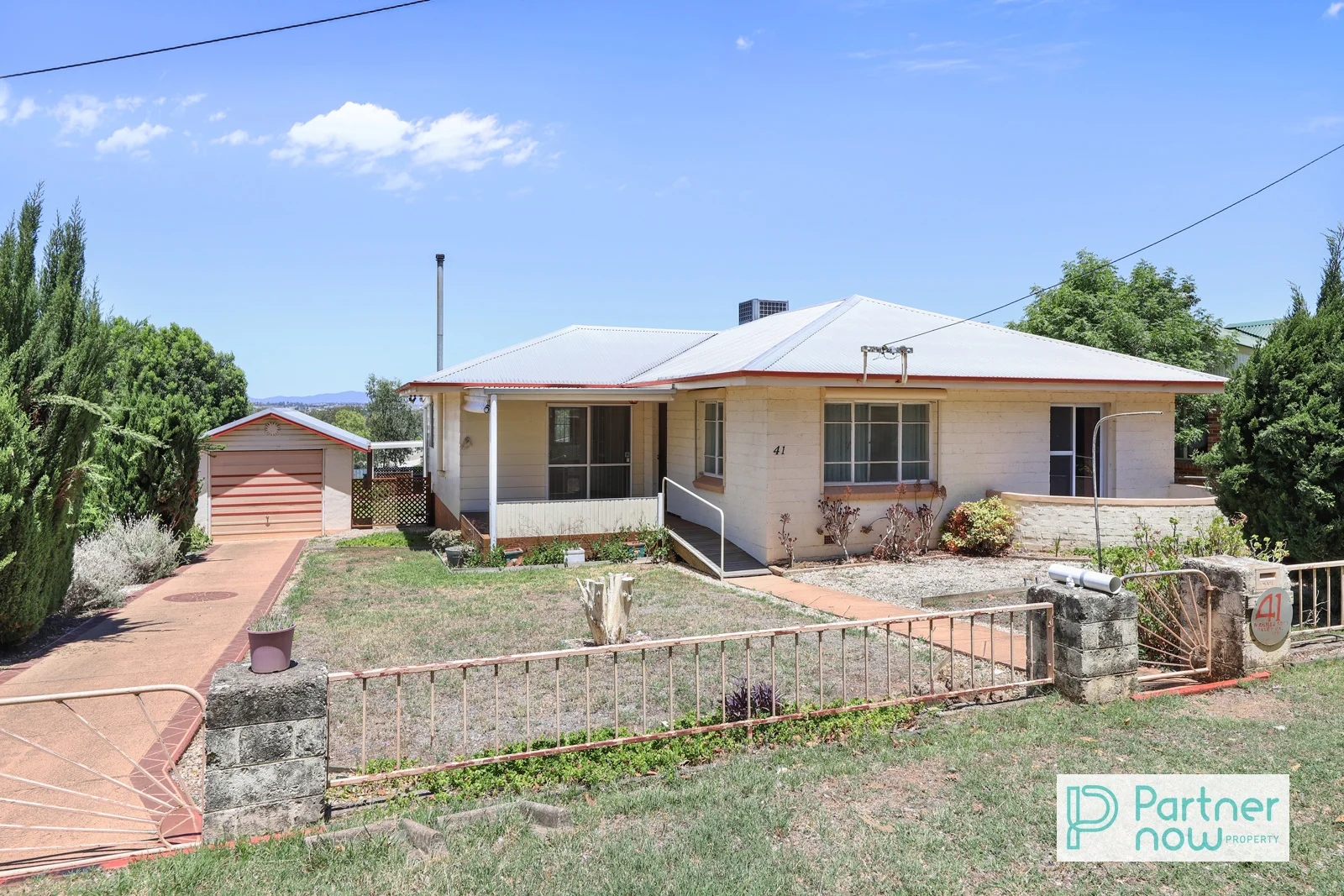 41 Manilla Road, Tamworth NSW 2340