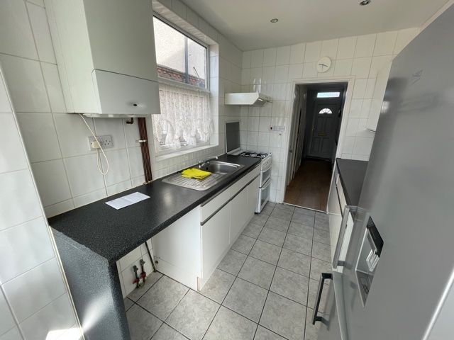 Additional image 3 of 3 bed semi-detached house to rentStockingstone Road, Luton LU2