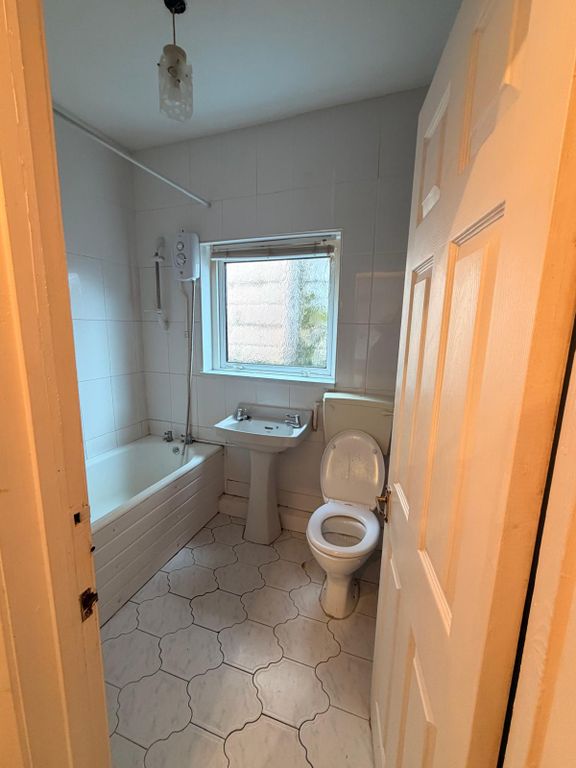 Additional image 6 of 2 bed terraced house to rentWern Road, Llanelli SA15