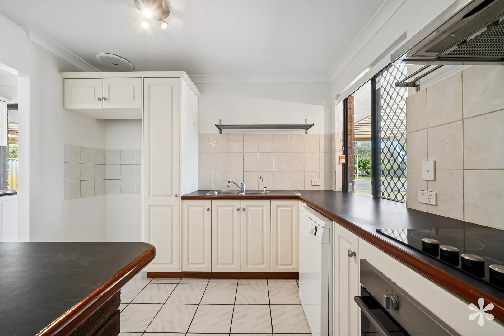 Additional image 2 of 33 Allamanda Drive, South Lake WA 6164