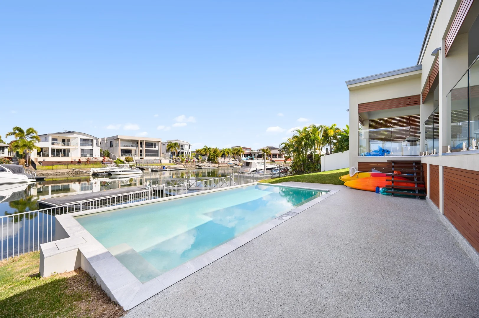 63 Southaven Dr, Helensvale QLD 4212