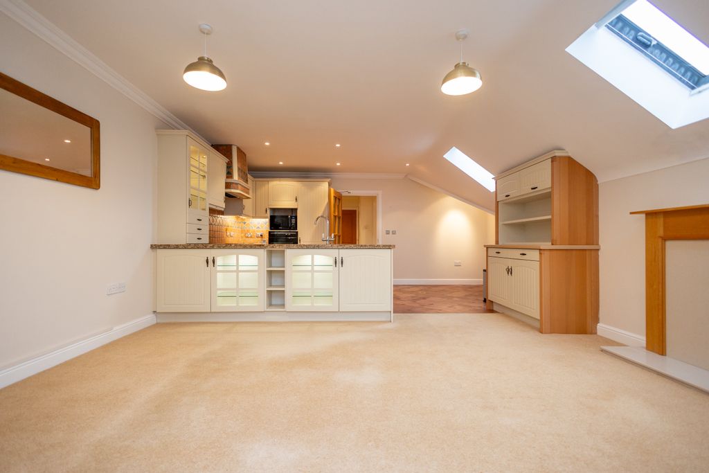 Additional image 2 of 3 bed flat to rentDe Mauley Court, 3 De Mauley Road, Canford Cliffs BH13