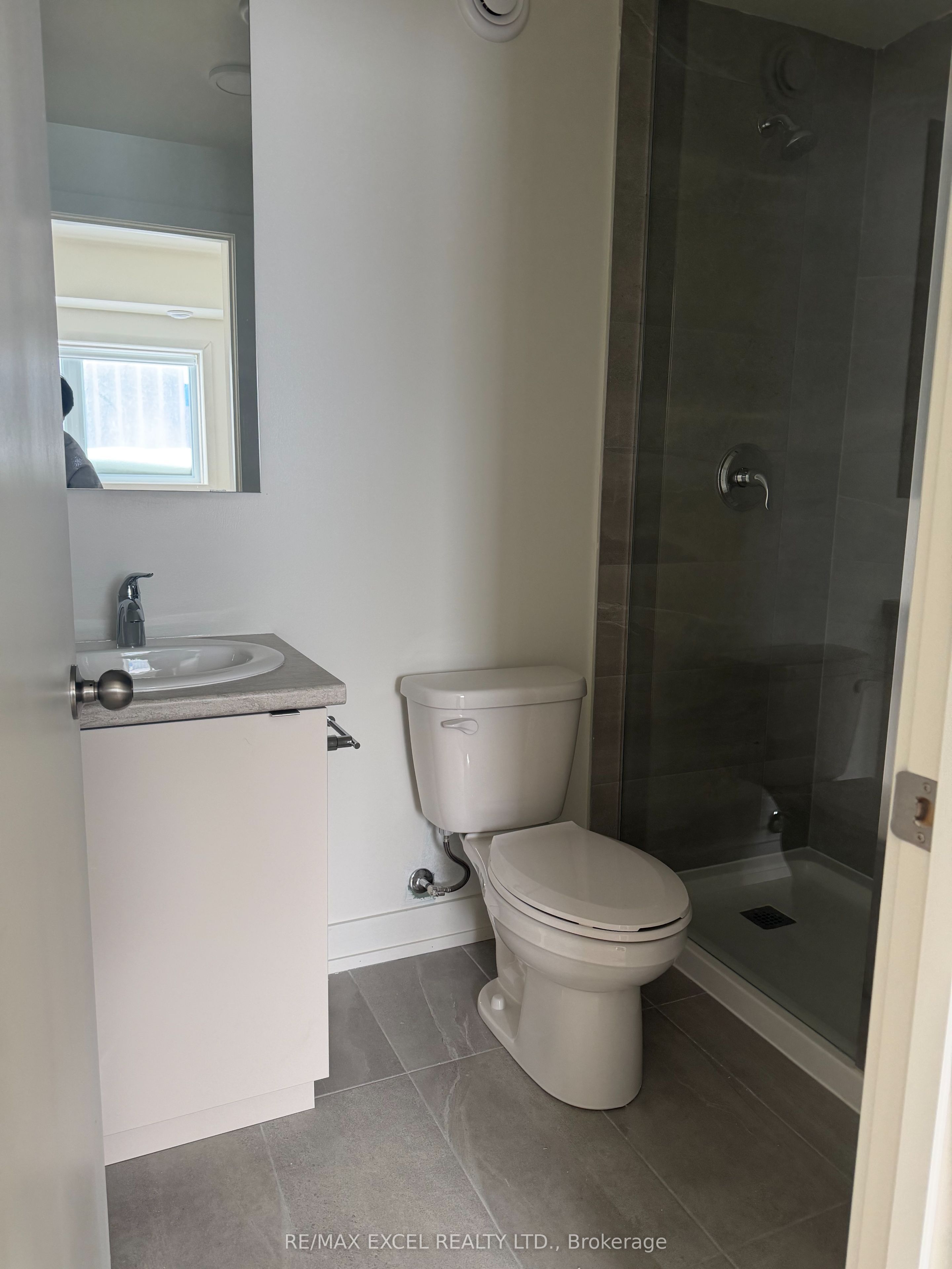 16 Melbourne Avenue, St. Catharines, ON, L2P 3J8 photo 5