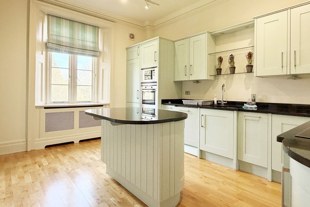 Additional image 3 of 3 bed flat to rentWoolmer Lane, Bramshott, Liphook GU30