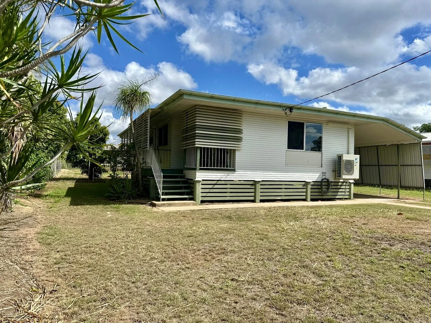 10 CHIFLEY Court, Moranbah QLD 4744
