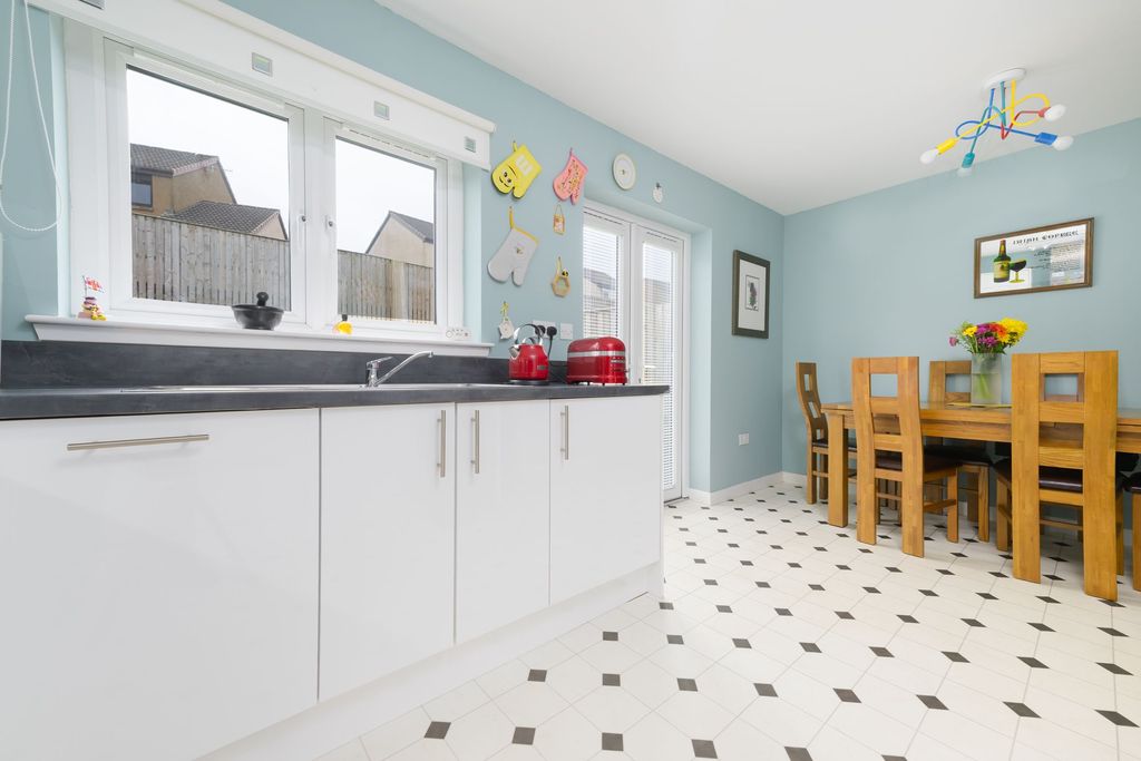 Additional image 3 of 3 bed semi-detached house for saleThe Glebe, Inverkip PA16