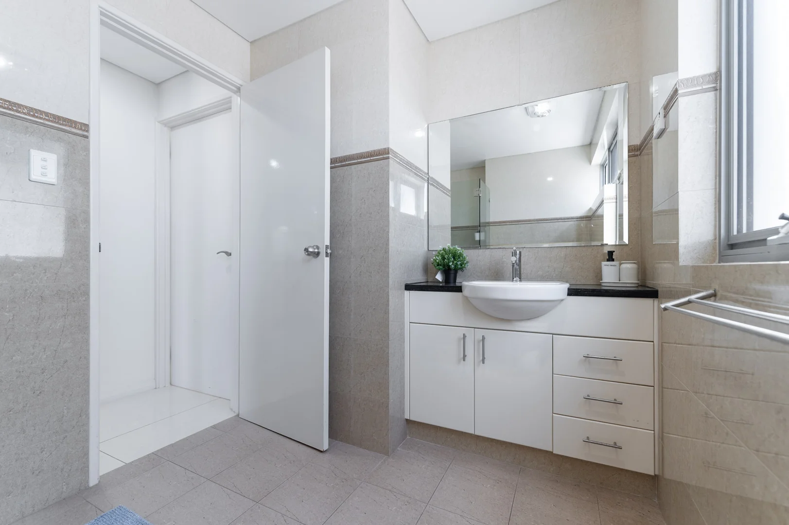 Additional image 16 of 20 Manning, Scarborough WA 6019